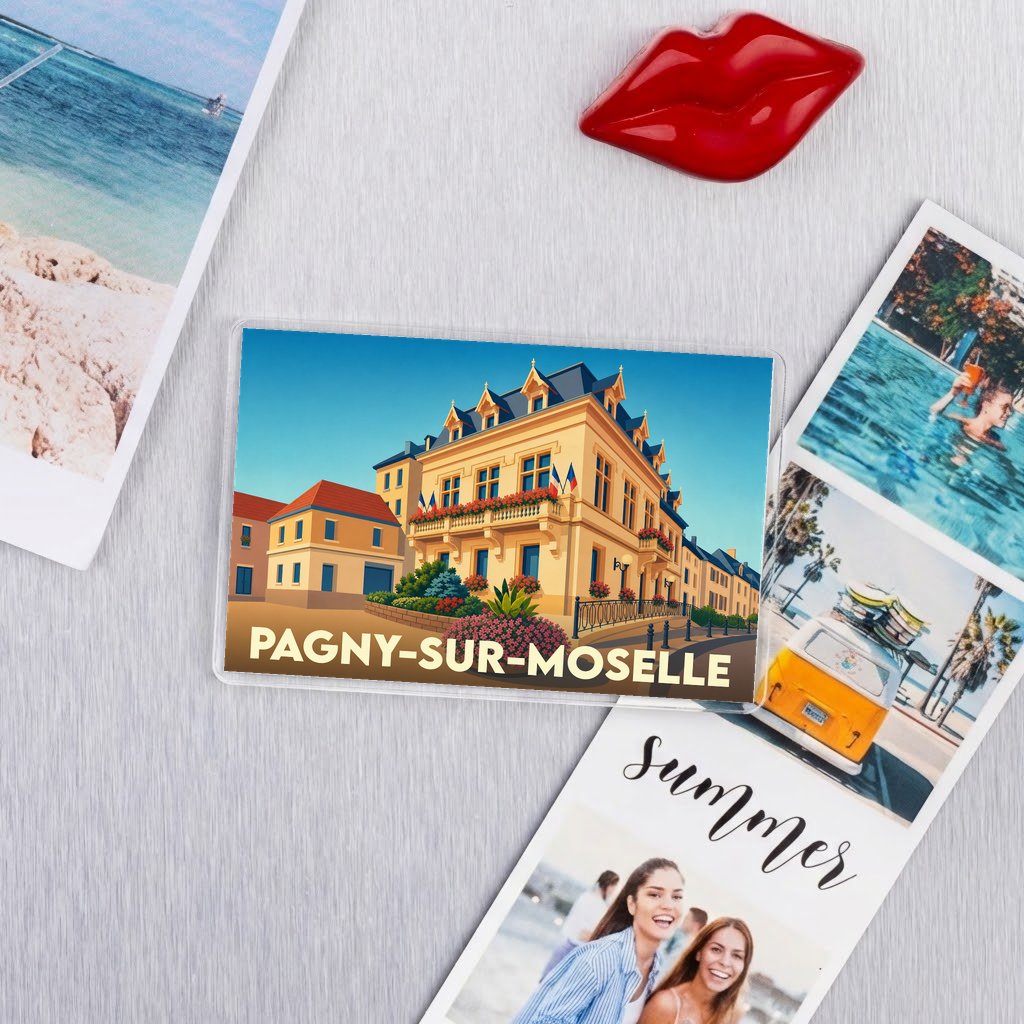 Magnet souvenir de la ville de Pagny-sur-Moselle avec une illustration stylisée de son hôtel de ville.