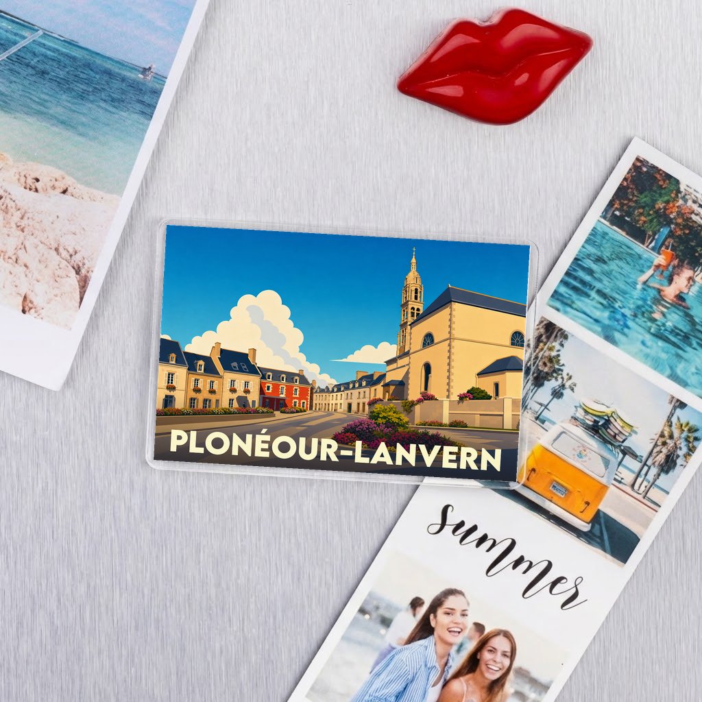 Magnet souvenir de Plonéour-Lanvern avec une illustration stylisée de l'église et du village.