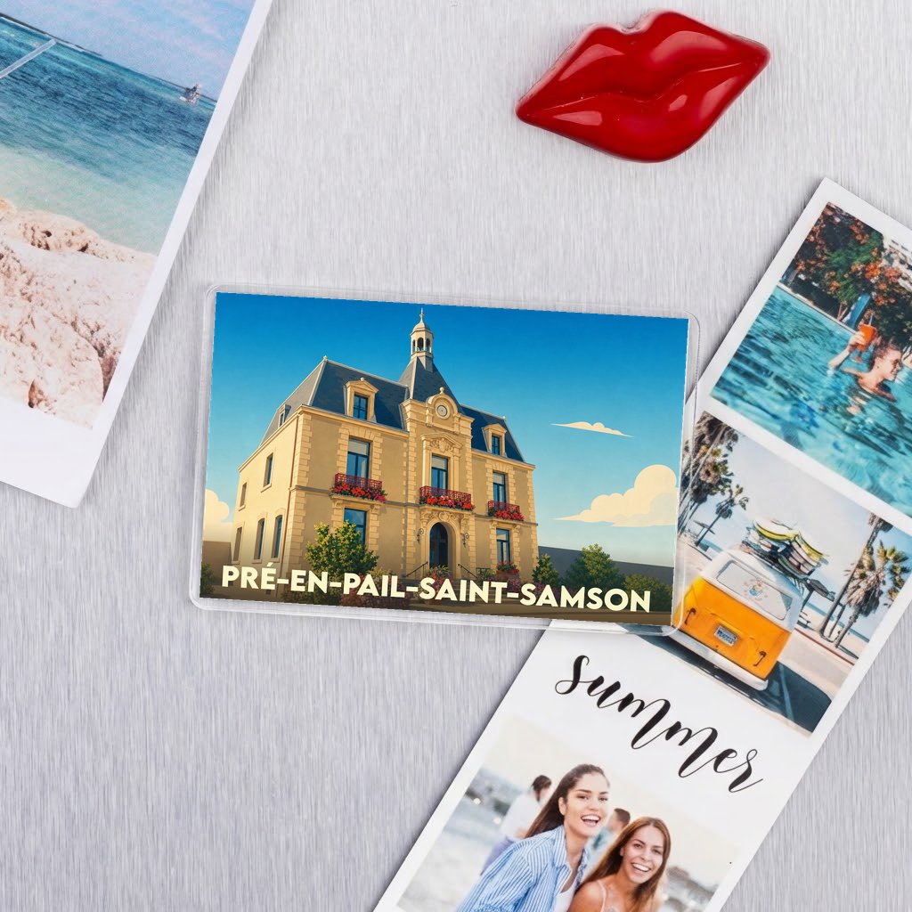 Magnet souvenir de la ville de Pré-en-Pail-Saint-Samson avec une illustration stylisée de sa mairie.