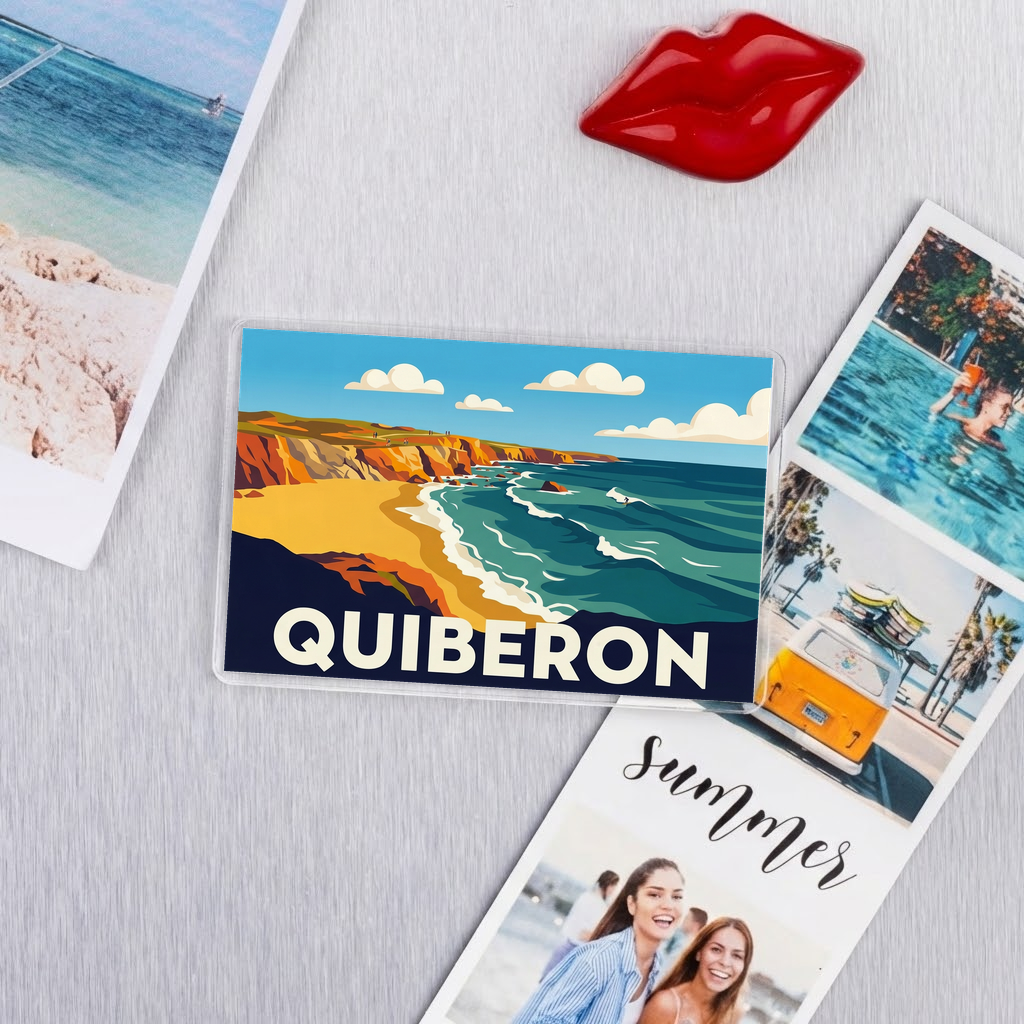 Magnet souvenir de la ville de Quiberon avec une illustration stylisée de son littoral.