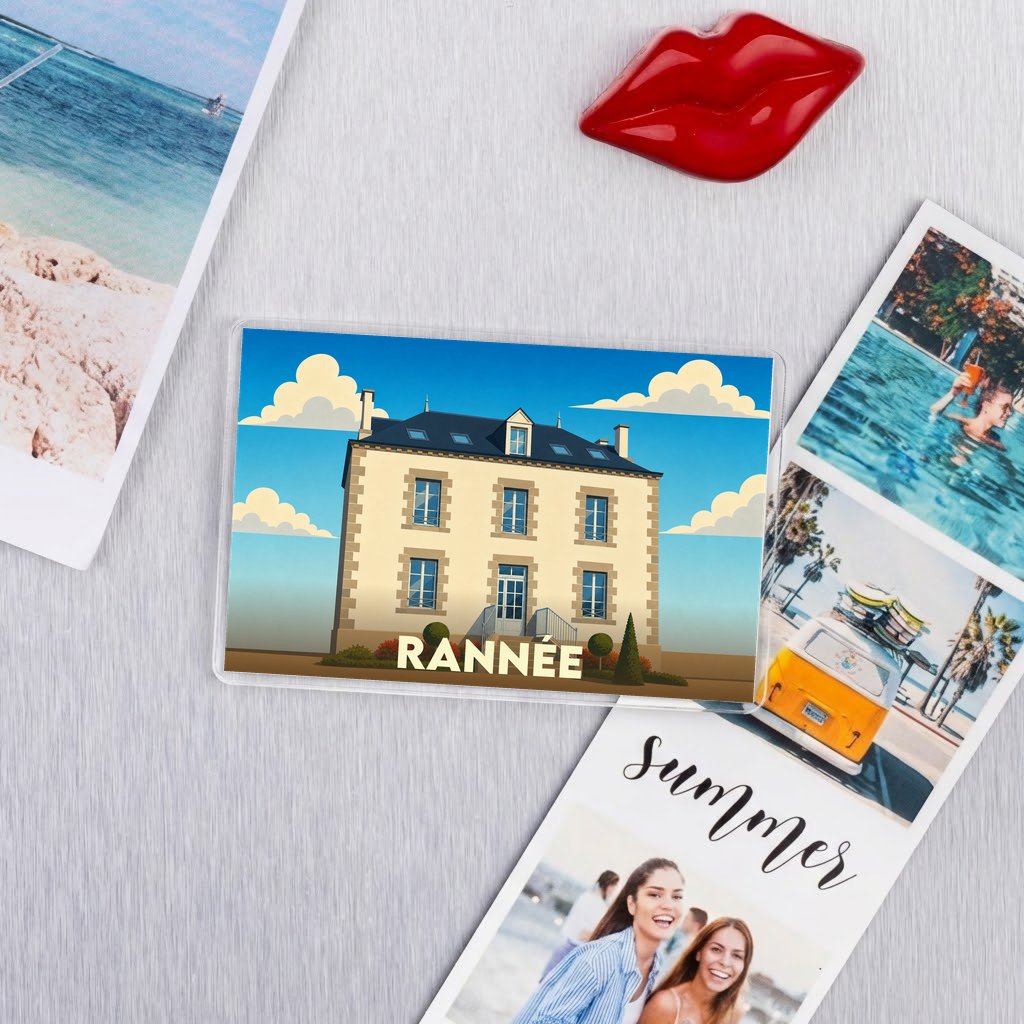 Magnet souvenir de la ville de Rannée avec une illustration stylisée d'un bâtiment remarquable.