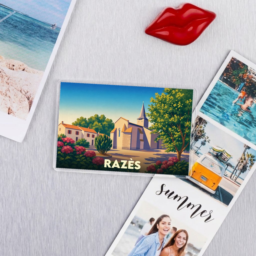 Magnet souvenir de la ville de Razès avec une illustration stylisée de son église et de ses maisons.