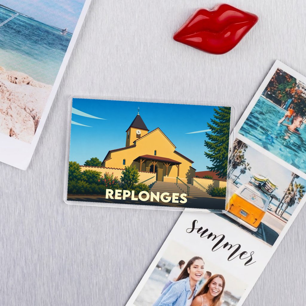 Magnet souvenir de la ville de Replonges avec une illustration stylisée de son église.
