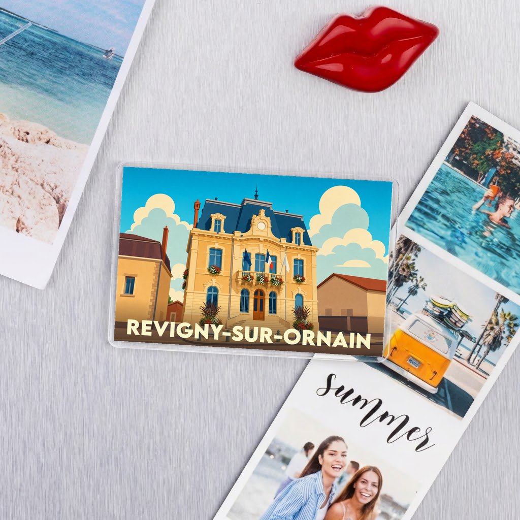 Magnet souvenir de la ville de Revigny-sur-Ornain avec une illustration stylisée de l'hôtel de ville.