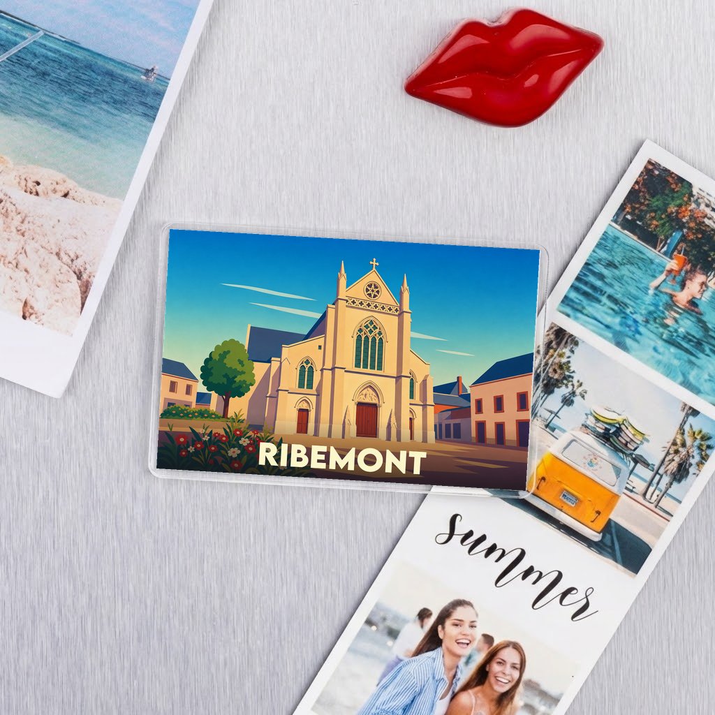 Magnet souvenir de la ville de Ribemont avec une illustration stylisée d'une église.