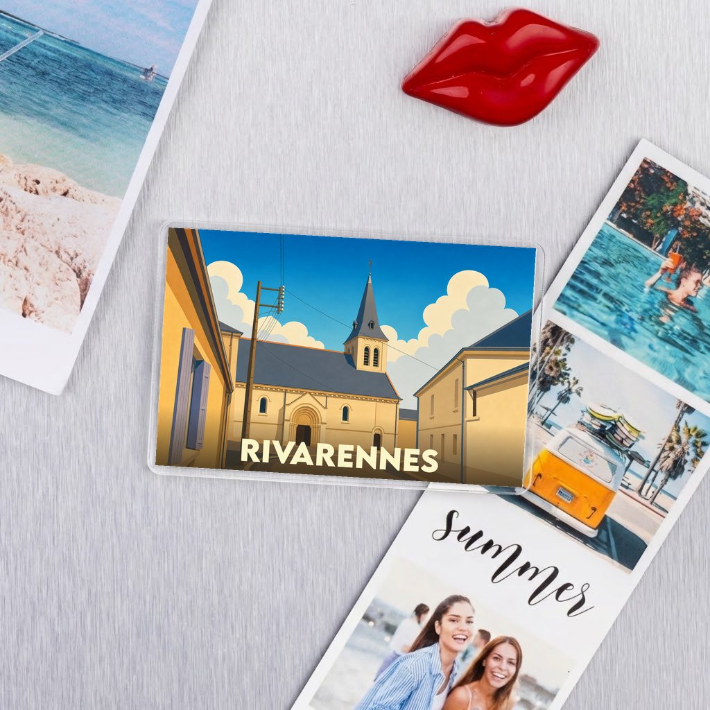 Magnet souvenir de la ville de Rivarennes avec une illustration stylisée d'une église.