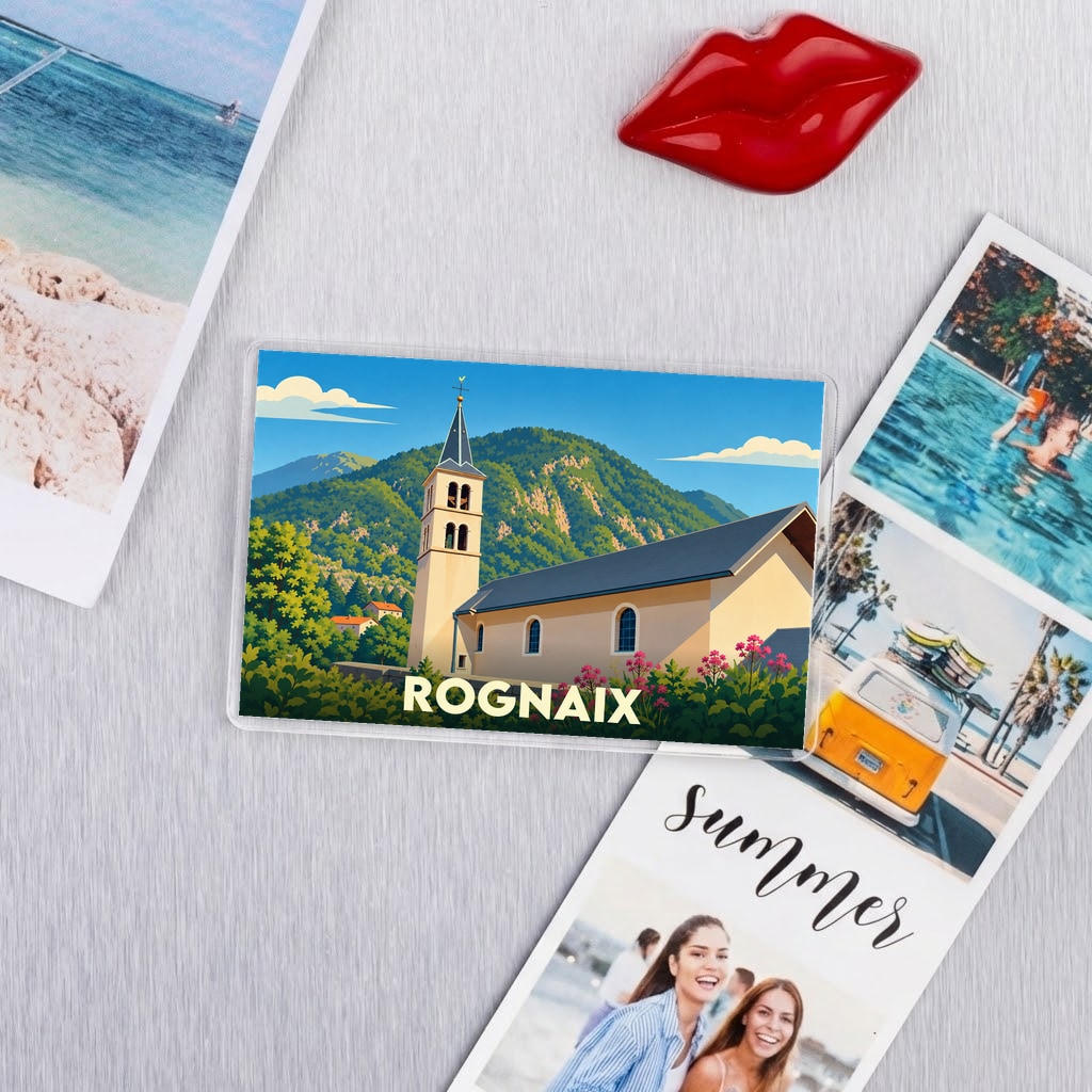 Magnet souvenir de la ville de Rognaix avec une illustration stylisée d'un clocher face à la montagne.