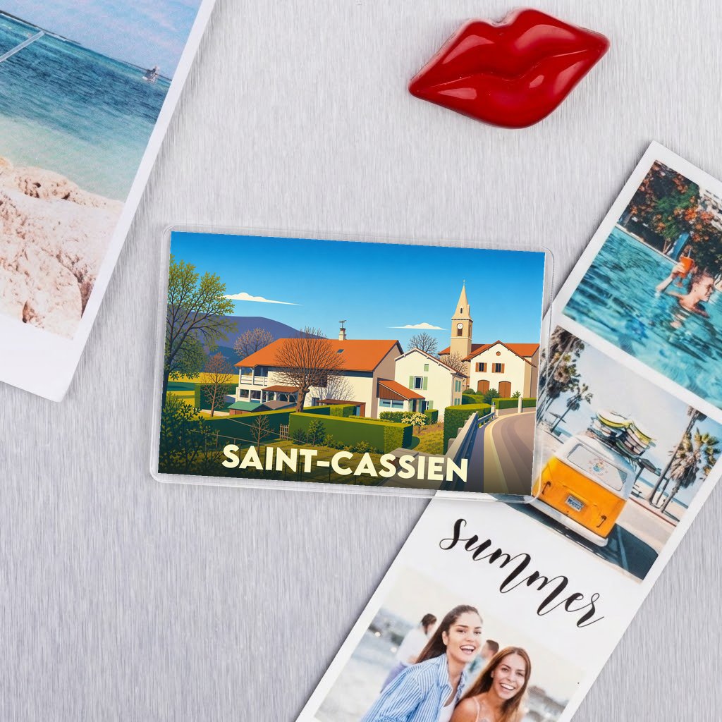 Magnet souvenir de la ville de Saint-Cassien avec une illustration stylisée d'un village provençal.