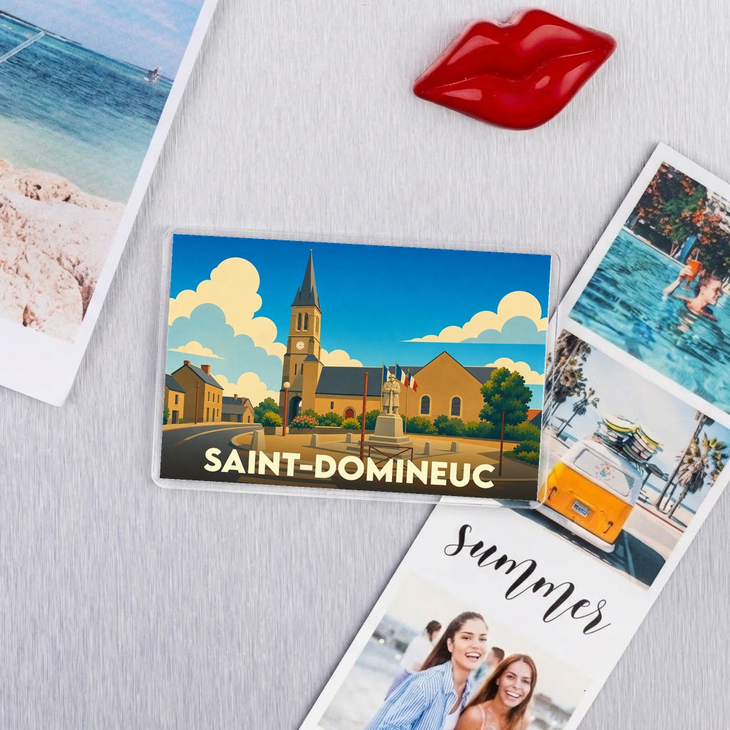 Magnet souvenir de la ville de Saint-Domineuc avec une illustration stylisée d'une place de village.