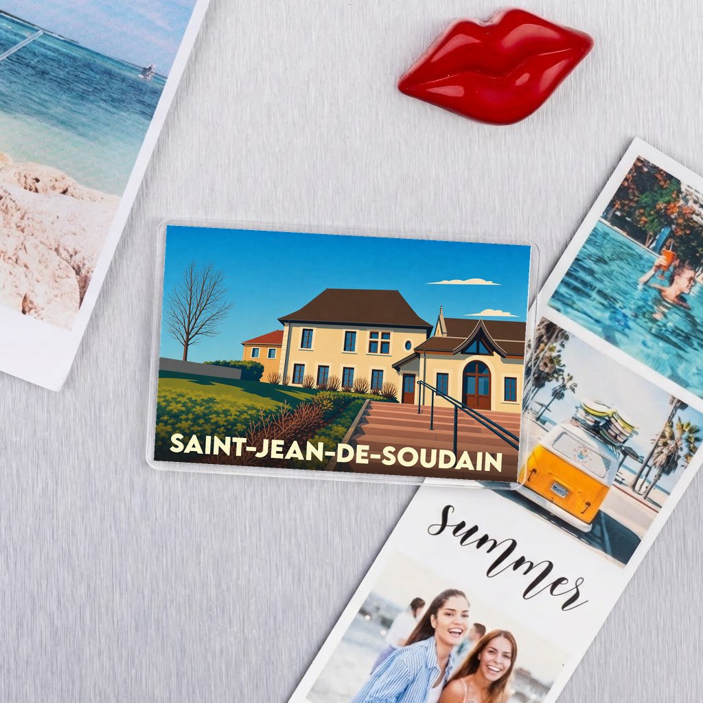 Magnet souvenir de la ville de Saint-Jean-de-Soudain avec une illustration stylisée de sa mairie.
