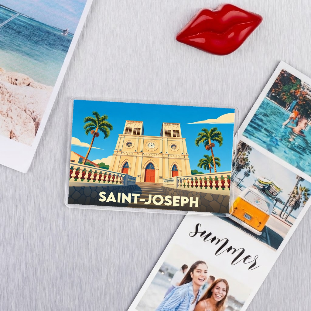 Magnet souvenir de la ville de Saint-Joseph avec une illustration stylisée de son église et de palmiers.