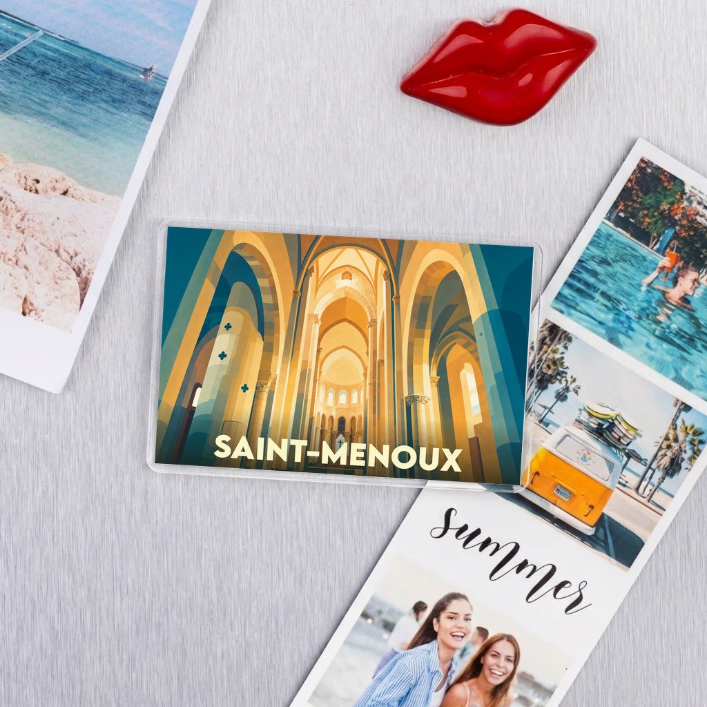 Magnet souvenir de la ville de Saint-Menoux avec une illustration stylisée de l'intérieur de son église.