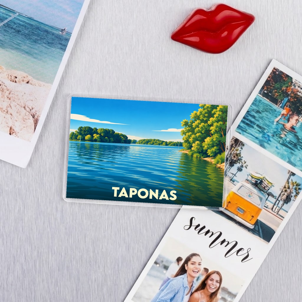 Magnet souvenir de la ville de Taponas avec une illustration stylisée d'un paysage de rivière.