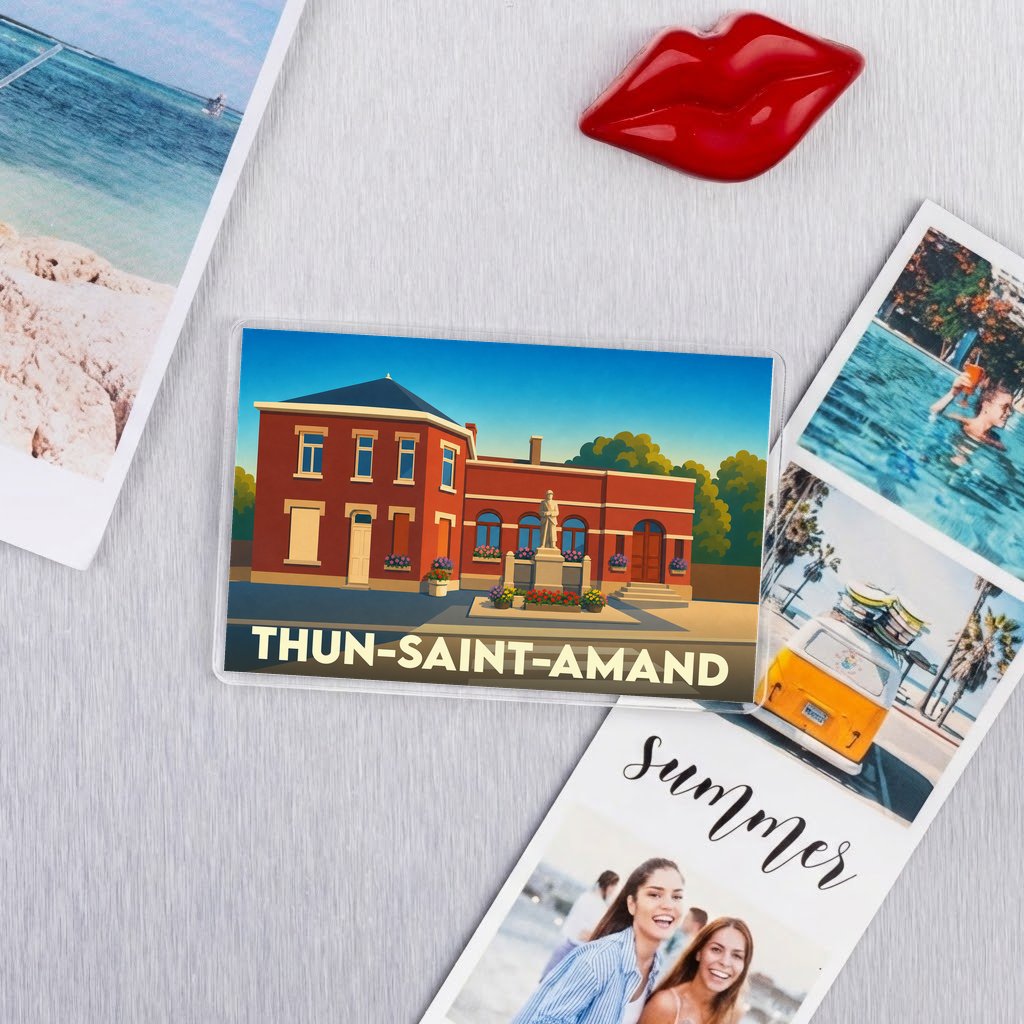 Magnet souvenir de la ville de Thun-Saint-Amand avec une illustration stylisée de son hôtel de ville.