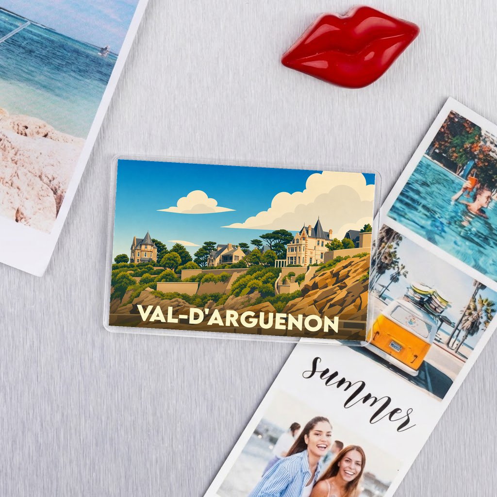 Magnet souvenir de la ville de Val-d'Arguenon avec une illustration stylisée de son paysage côtier.