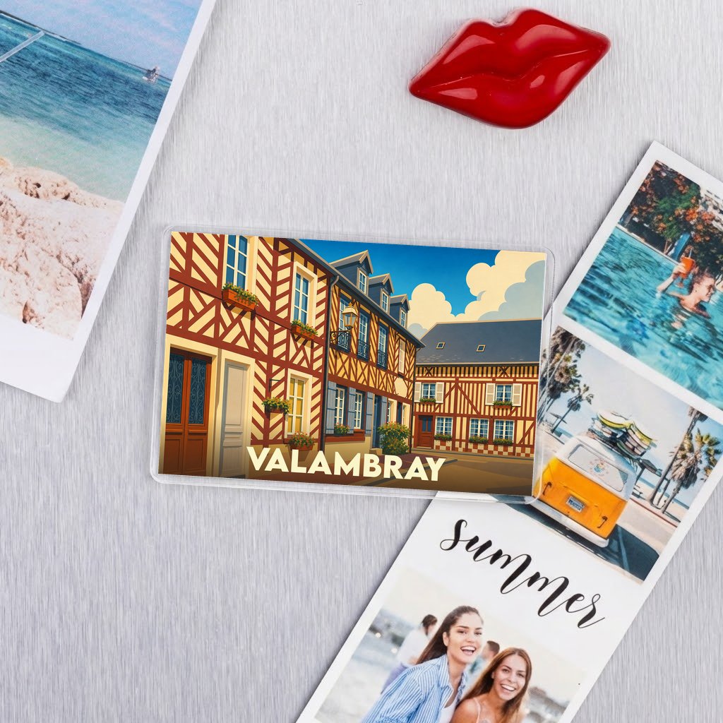 Magnet souvenir de la ville de Valambray avec une illustration stylisée de maisons à colombages.