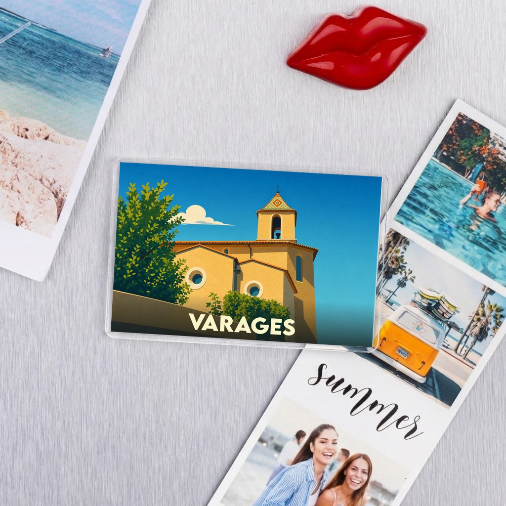 Magnat souvenir de la ville de Varages avec une illustration stylisée de son église.