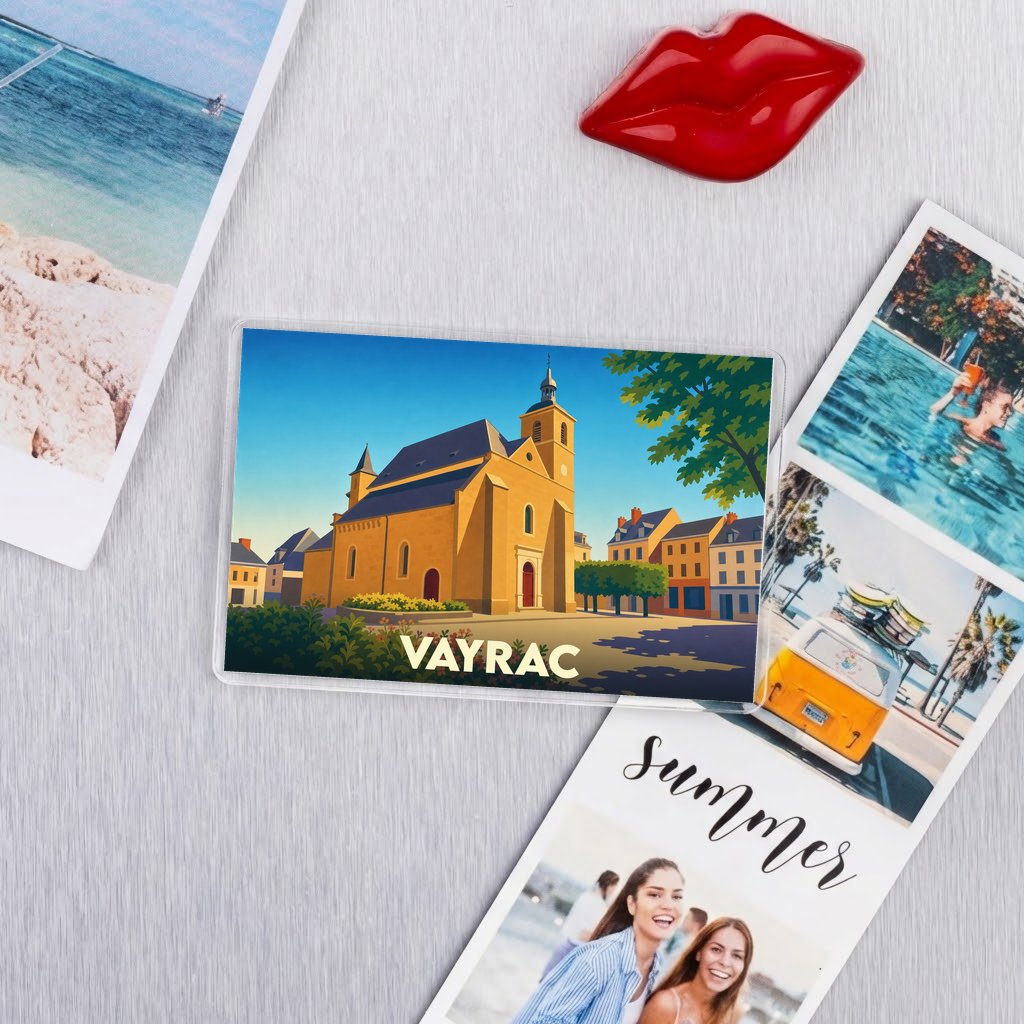 Magnet souvenir de la ville de Vayrac avec une illustration stylisée de son église.