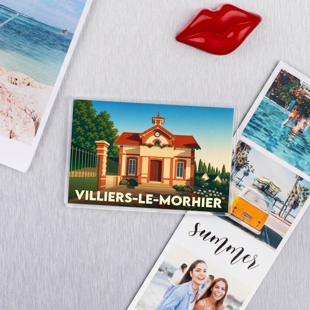 Magnet souvenir de Villiers-le-Morhier illustrant l'architecture locale dans un style rétro.