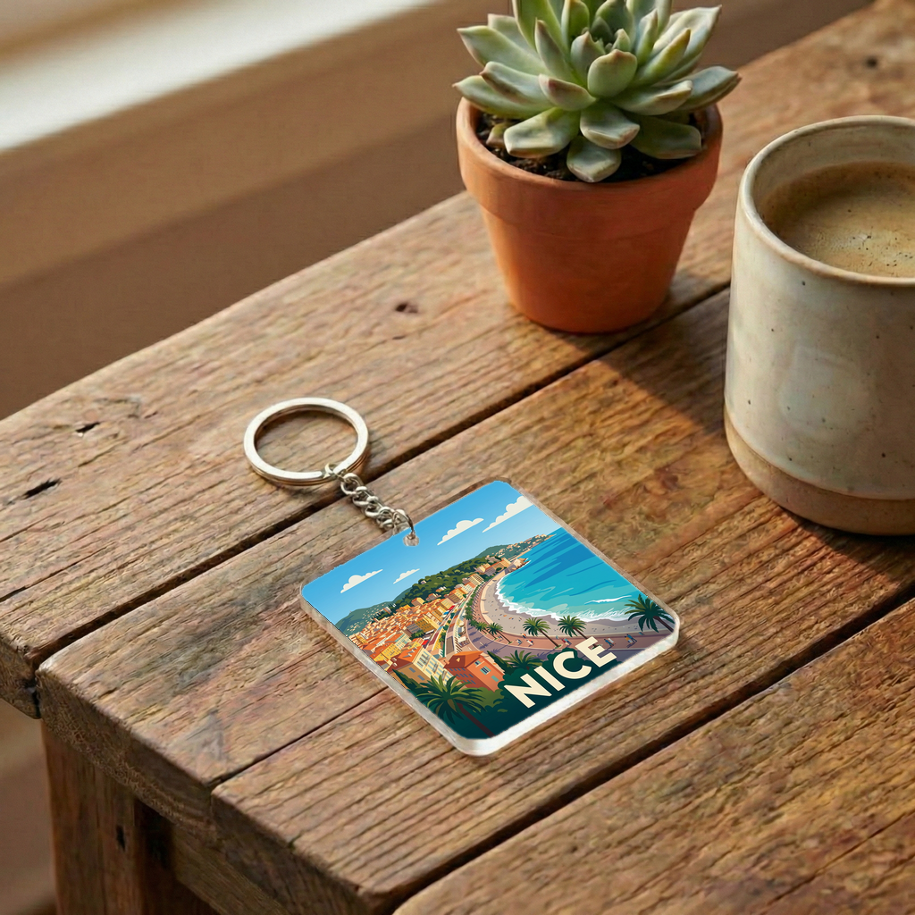 Porte-clés souvenir de la ville de Nice orné d'une illustration stylisée de son front de mer.