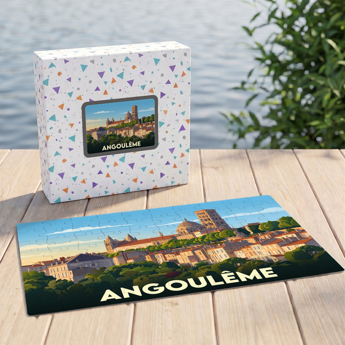 Puzzle souvenir de la ville d'Angoulême présentant une illustration panoramique stylisée de la cité.