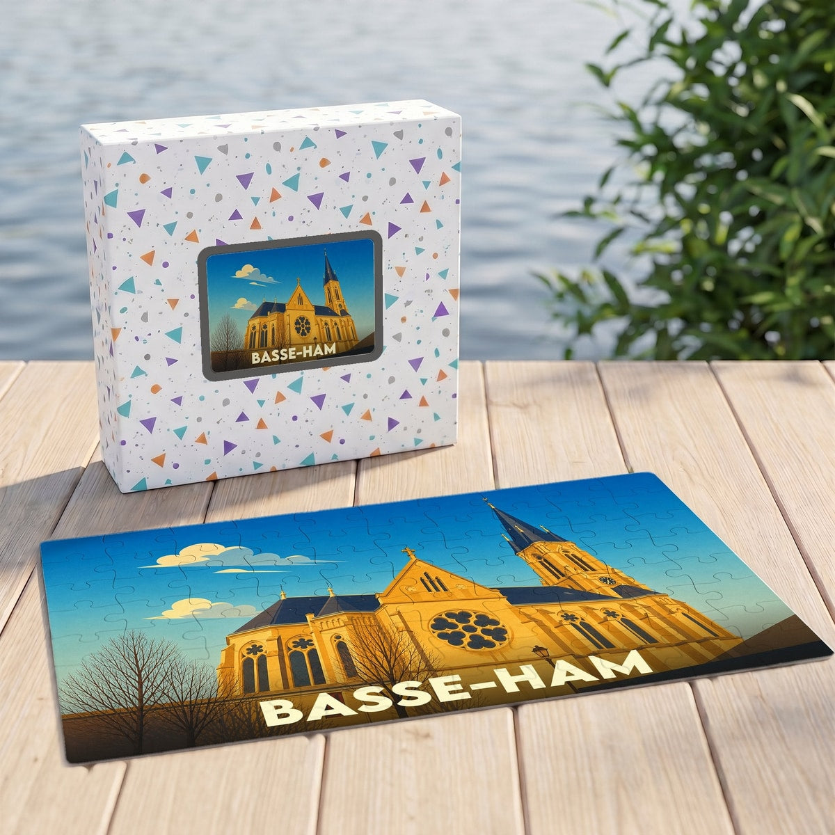 Puzzle souvenir de la ville de Basse-Ham illustrant son église dans un style graphique épuré.
