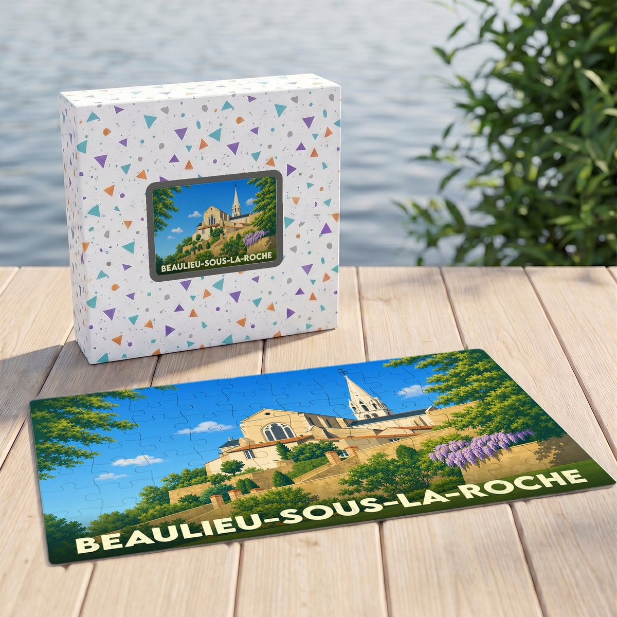 Puzzle souvenir de la ville de Beaulieu-sous-la-Roche illustré d'un paysage urbain stylisé avec son église.