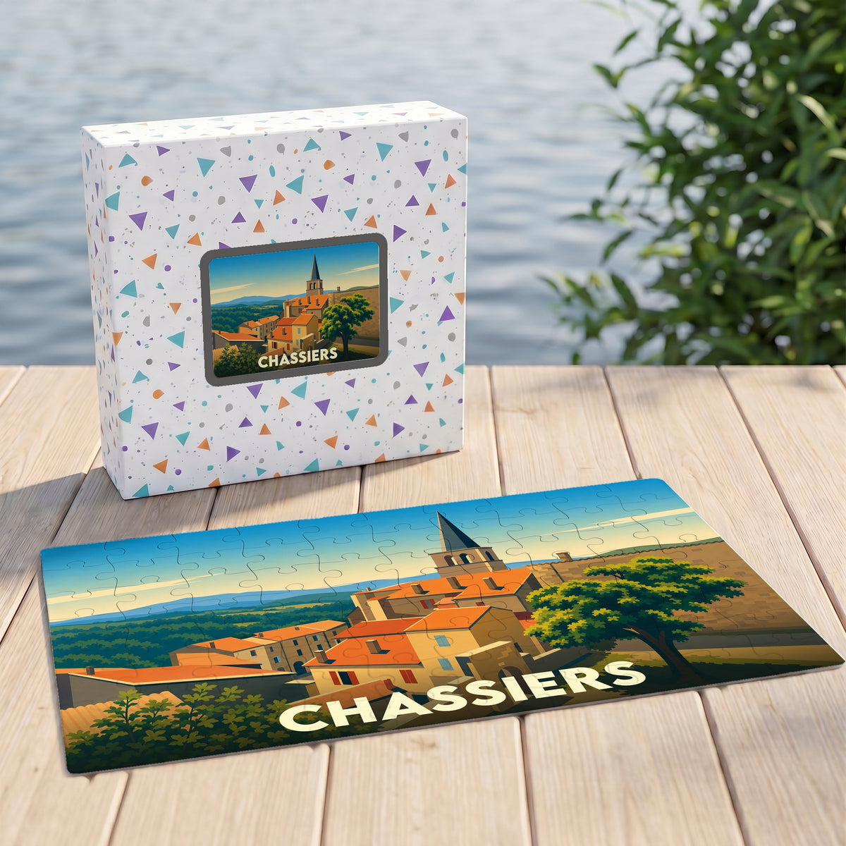 Puzzle souvenir de la ville de Chassiers avec une illustration stylisée de son clocher et de ses maisons provençales.