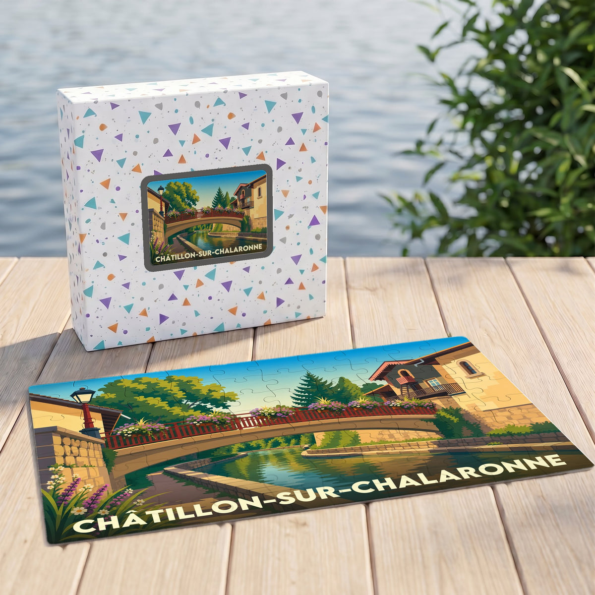 Puzzle souvenir de la ville de Châtillon-sur-Chalaronne illustrant un pont fleuri au bord de l'eau.