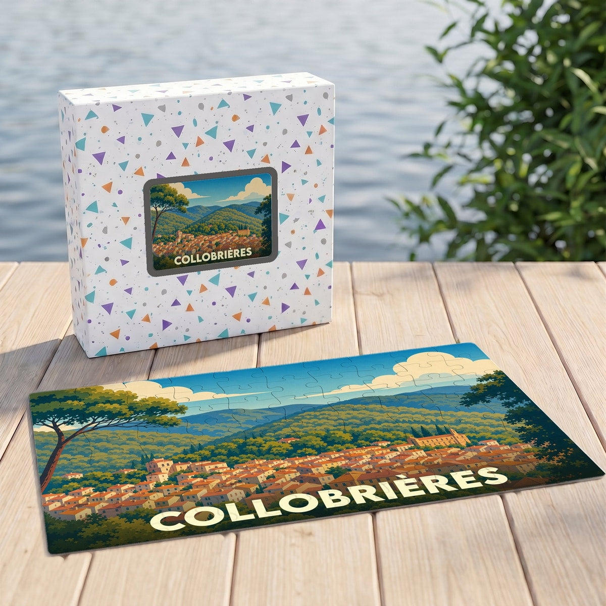 Puzzle souvenir de la ville de Collobrières avec une illustration stylisée de son paysage vallonné.