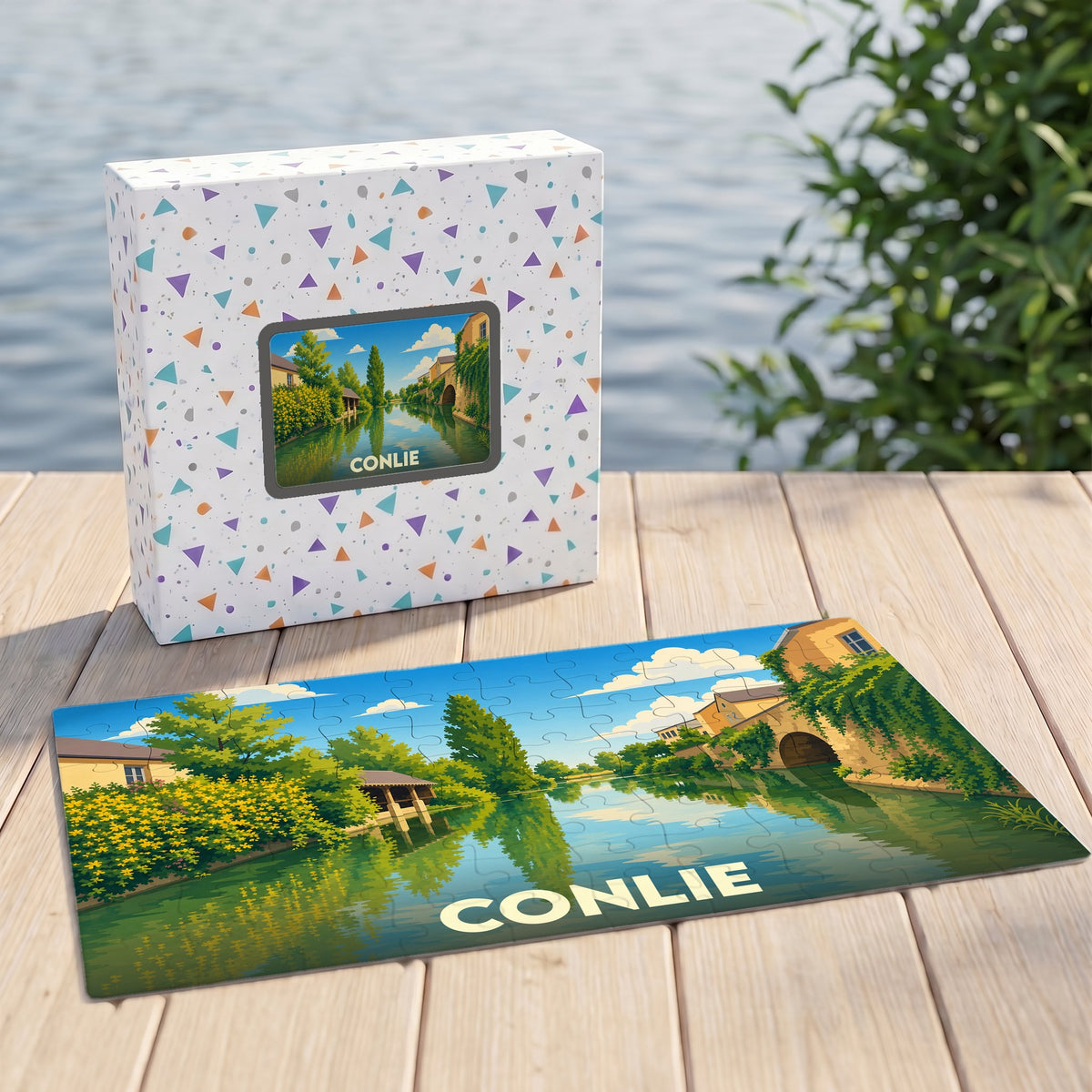 Puzzle souvenir de la ville de Conlie illustrant un paysage de rivière paisible.