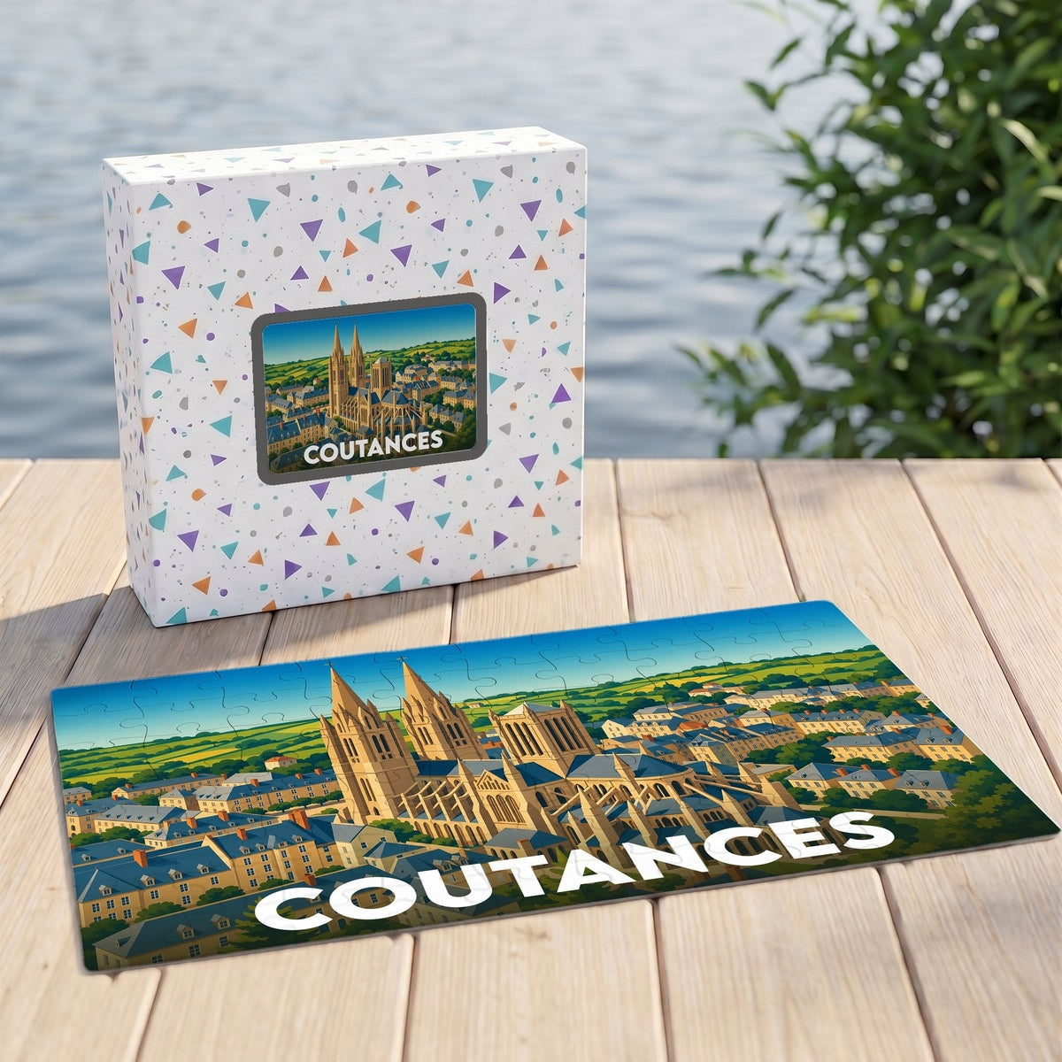 Puzzle souvenir de la ville de Coutances avec une illustration stylisée de sa cathédrale et de son paysage urbain.