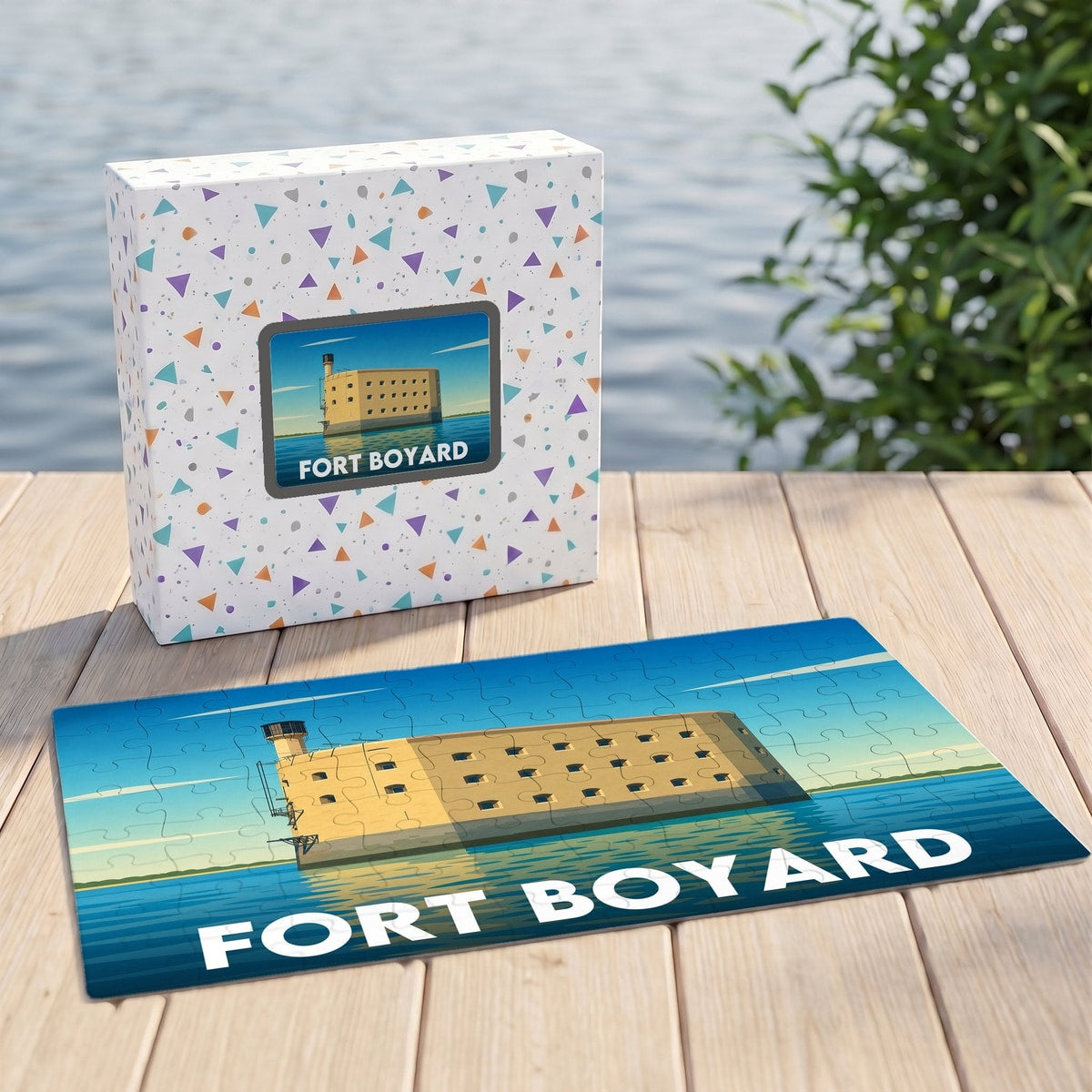 Puzzle souvenir de Fort Boyard avec une illustration stylisée du fort en mer.