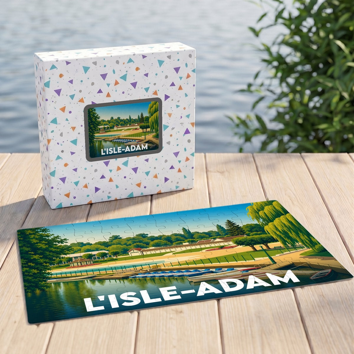 Puzzle souvenir de la ville de L'Isle-Adam avec une illustration colorée de sa plage fluviale.