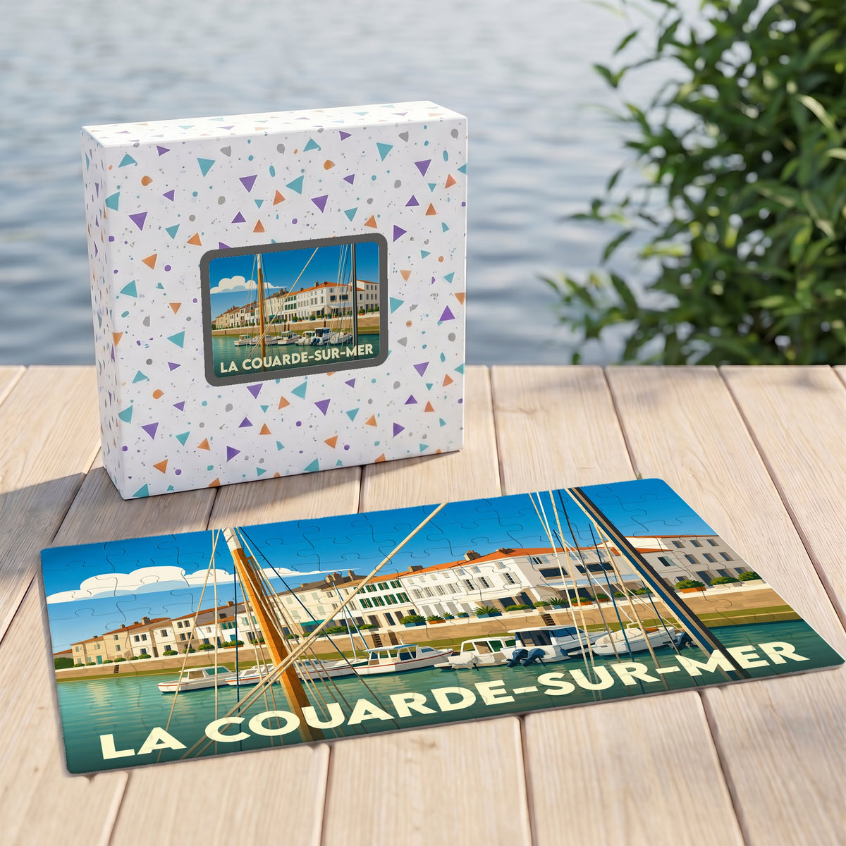 Puzzle souvenir de la ville de La Couarde-sur-Mer avec une illustration stylisée de son port.