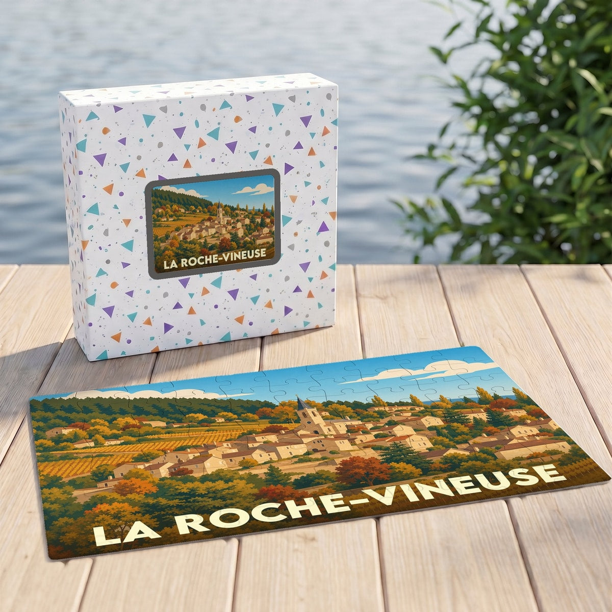 Puzzle souvenir de la ville de La Roche-Vineuse avec une illustration de paysage de style vintage.