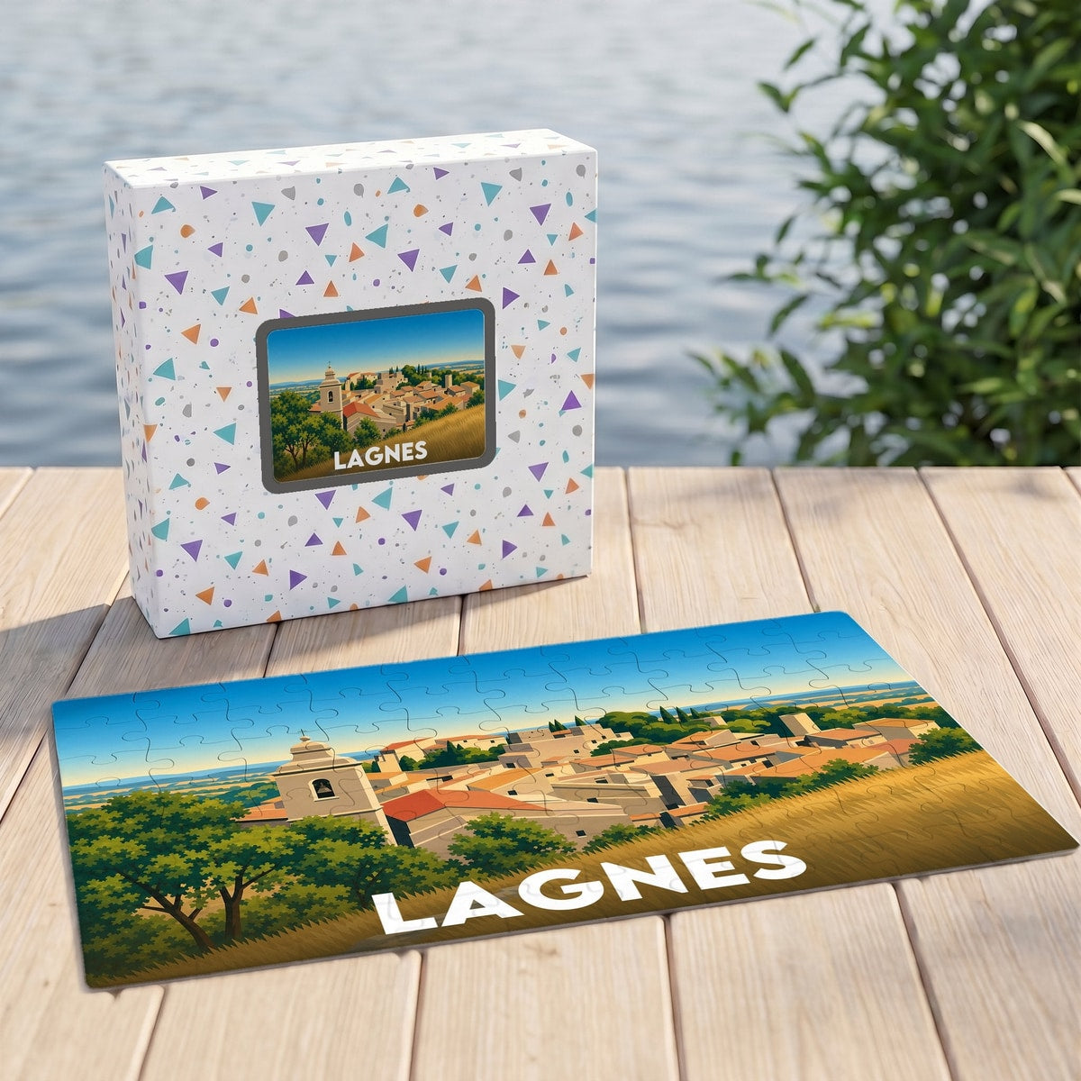 Puzzle souvenir de la ville de Lagnes avec une illustration stylisée de ses paysages provençaux.