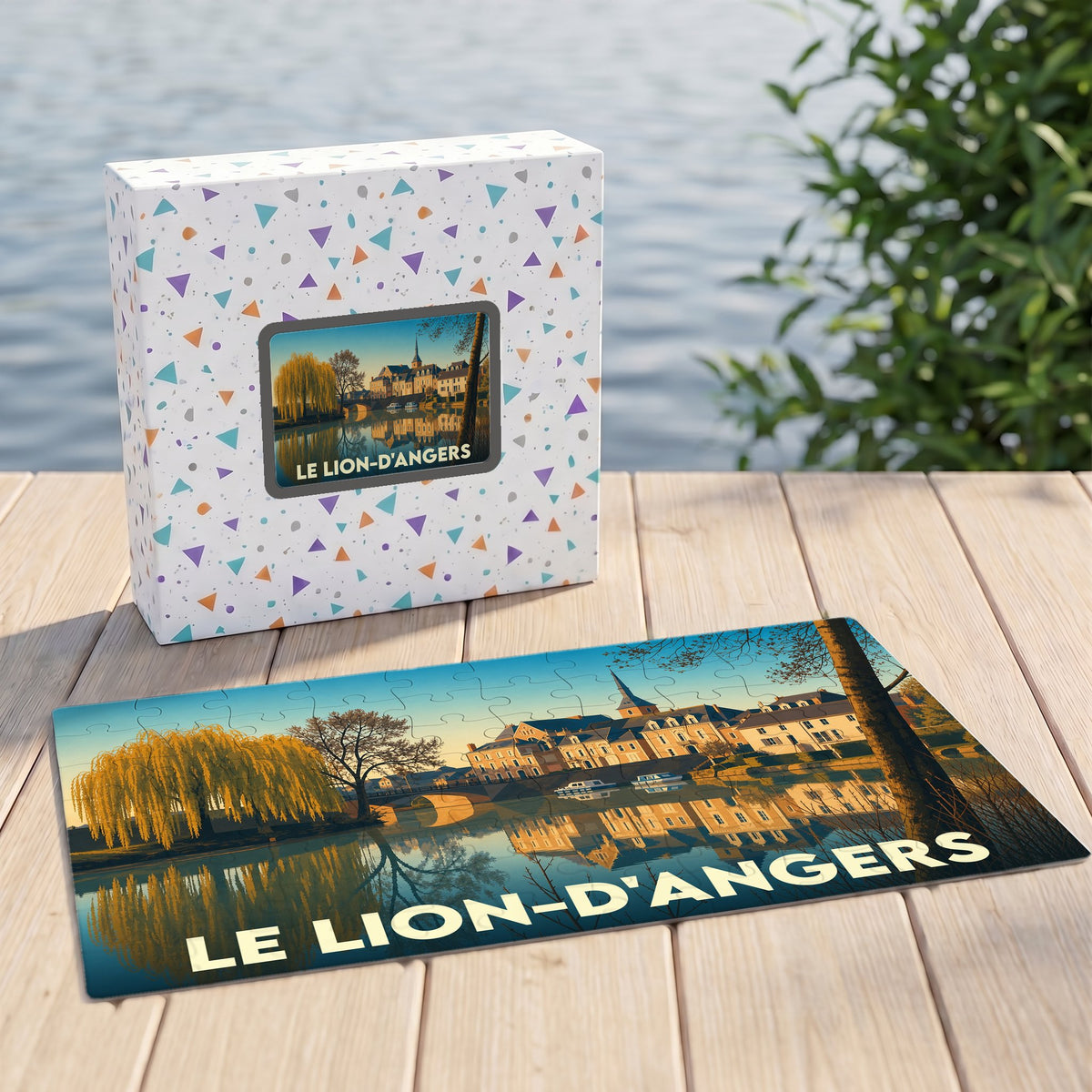 Puzzle souvenir de la ville de Le Lion-d'Angers avec une illustration stylisée d'un paysage fluvial.