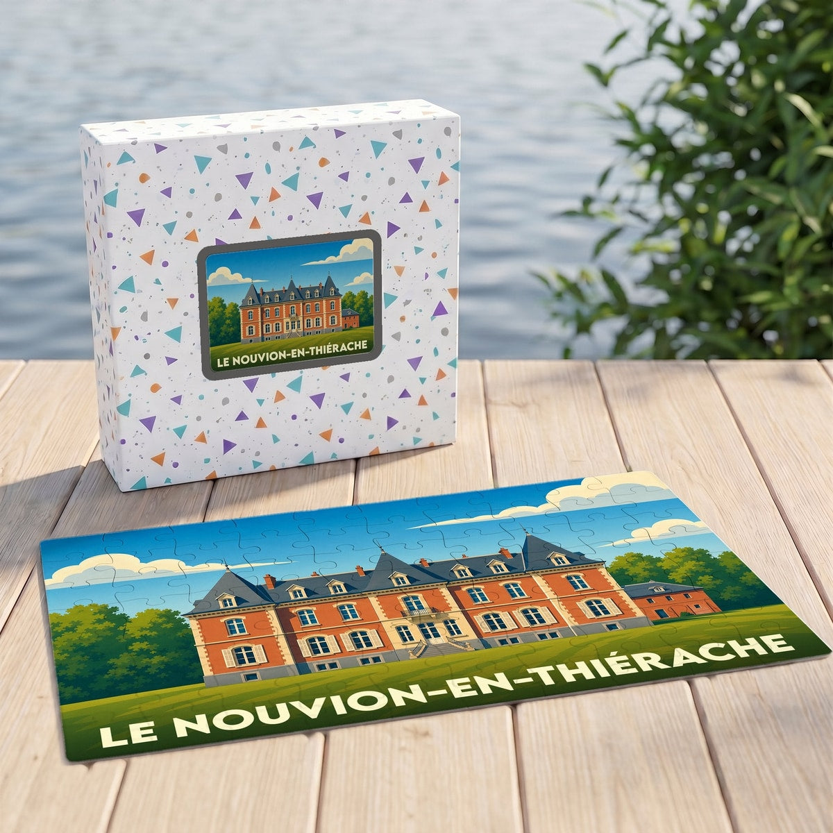 Puzzle souvenir de la ville de Le Nouvion-en-Thiérache illustré d'un château stylisé sur sa boîte et ses pièces.