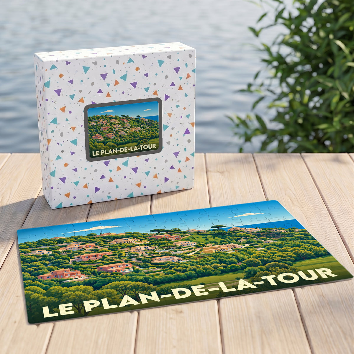 Puzzle souvenir de la ville de Le Plan-de-la-Tour avec une illustration stylisée d'un paysage provençal.