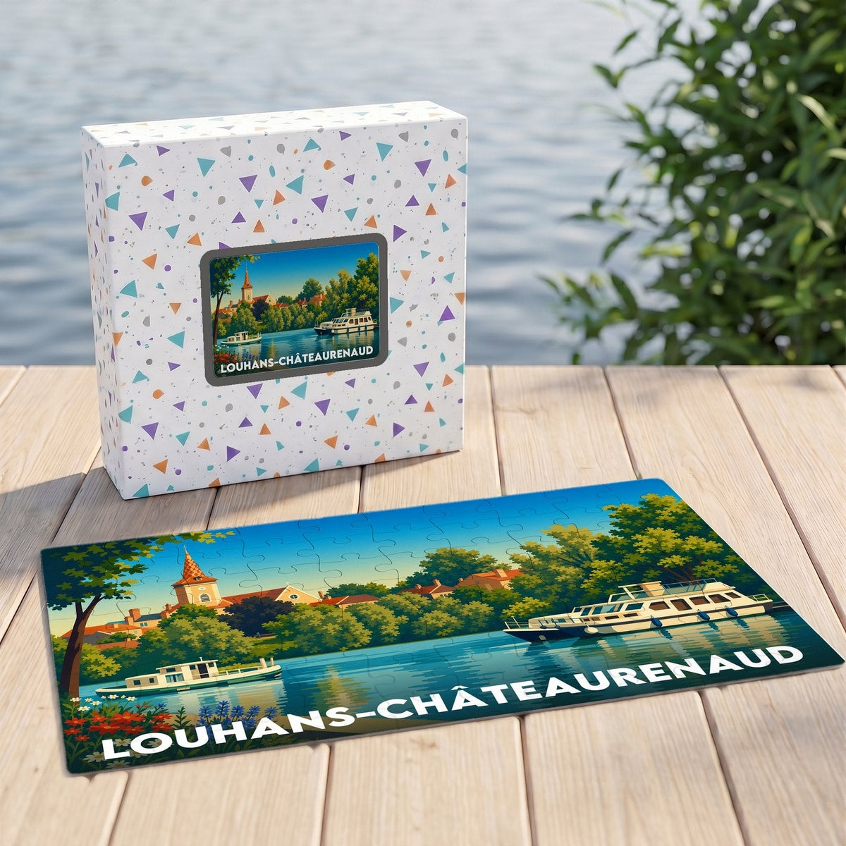 Puzzle souvenir de la ville de Louhans-Châteaurenaud avec une illustration stylisée d'un paysage fluvial.