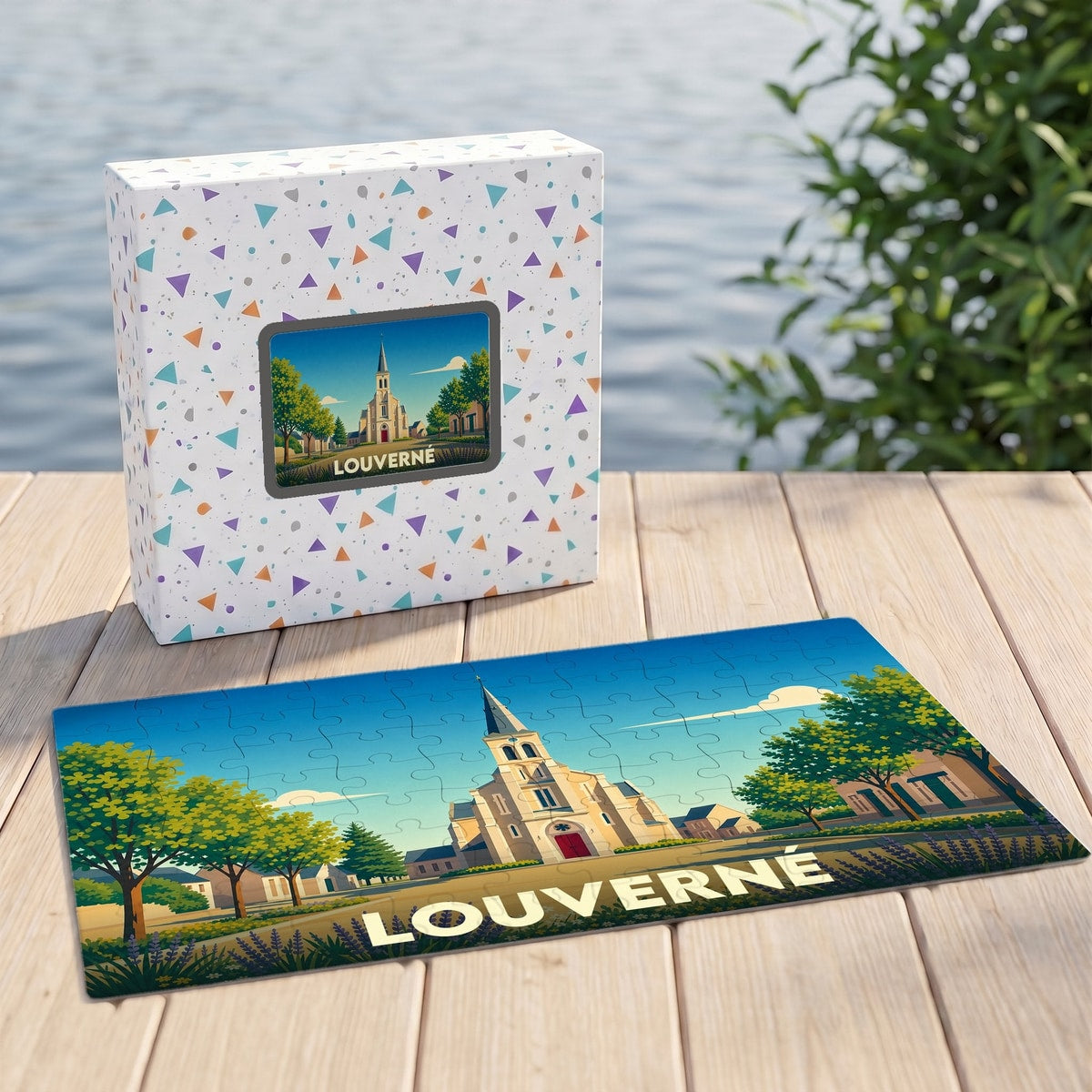 Puzzle souvenir de la ville de Louverné avec son illustration stylisée et sa boîte assortie.