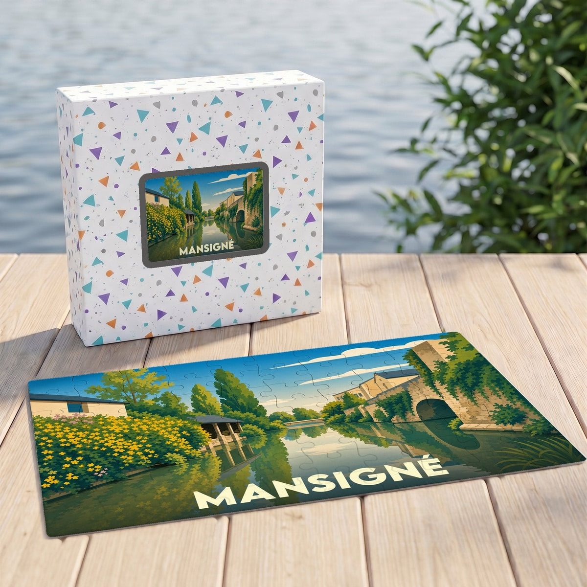 Puzzle souvenir de la ville de Mansigné avec une illustration stylisée d'un canal verdoyant.