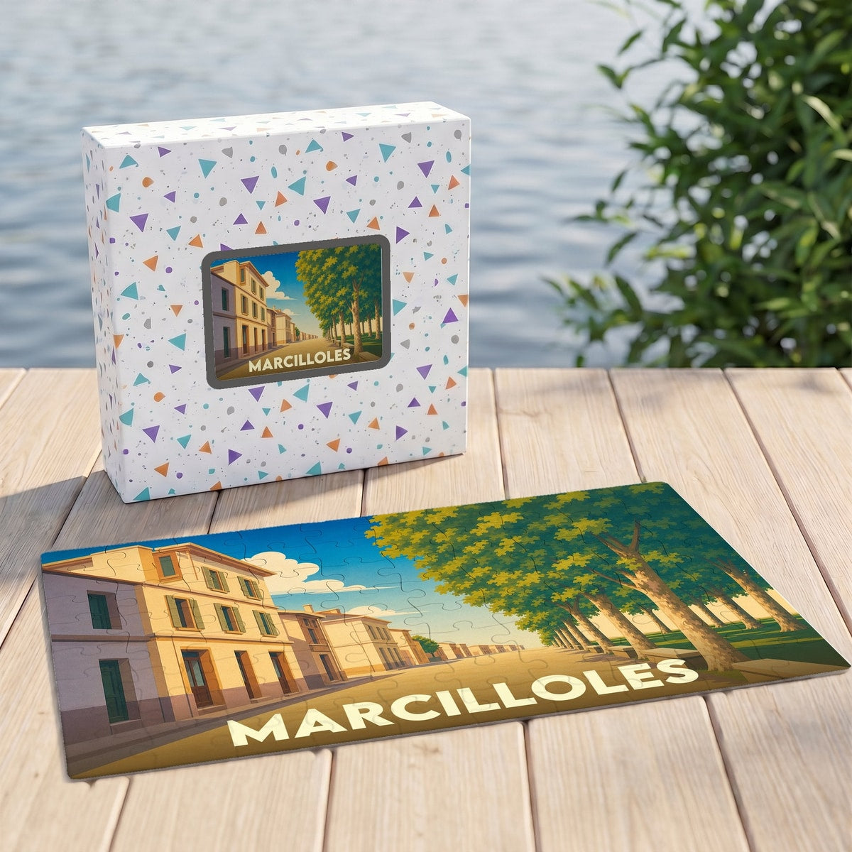 Puzzle souvenir de la ville de Marcilloles avec une illustration stylisée d'une rue bordée d'arbres.