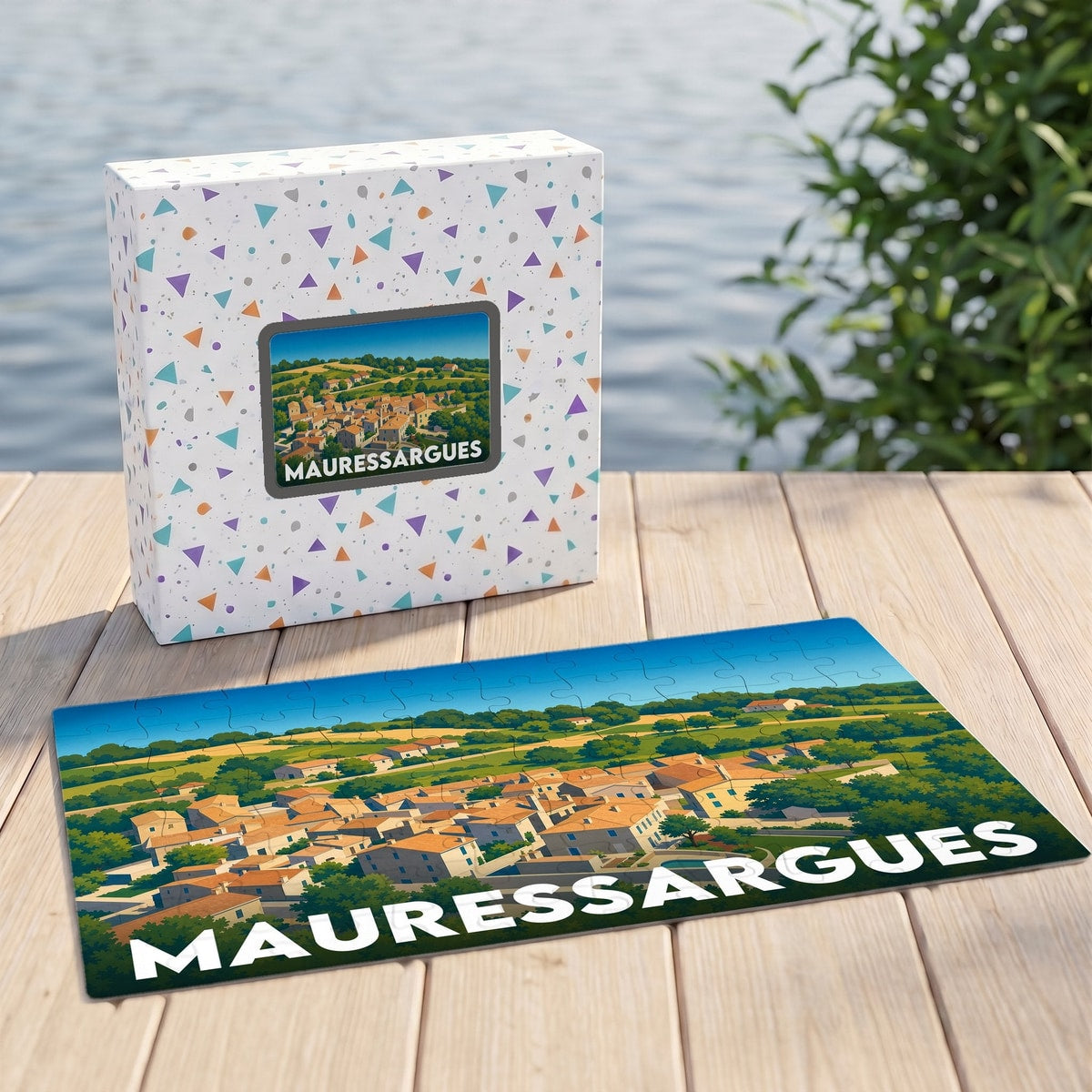 Puzzle souvenir de la ville de Mauressargues avec une illustration stylisée d'un village provençal.