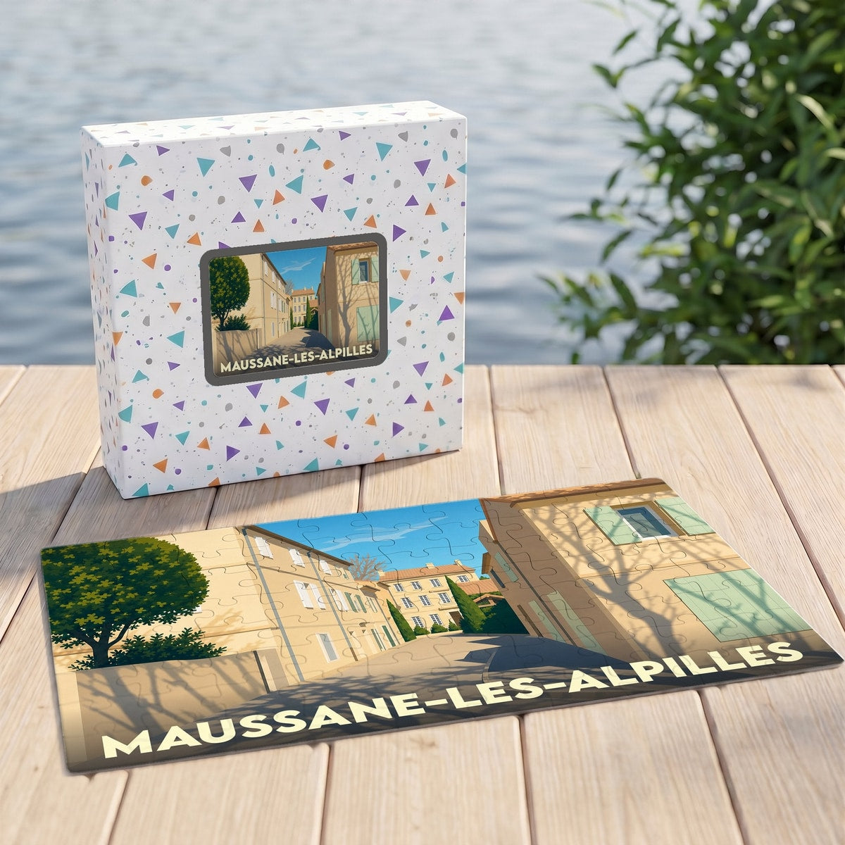 Puzzle souvenir de la ville de Maussane-les-Alpilles avec une illustration stylisée de ses rues provençales.
