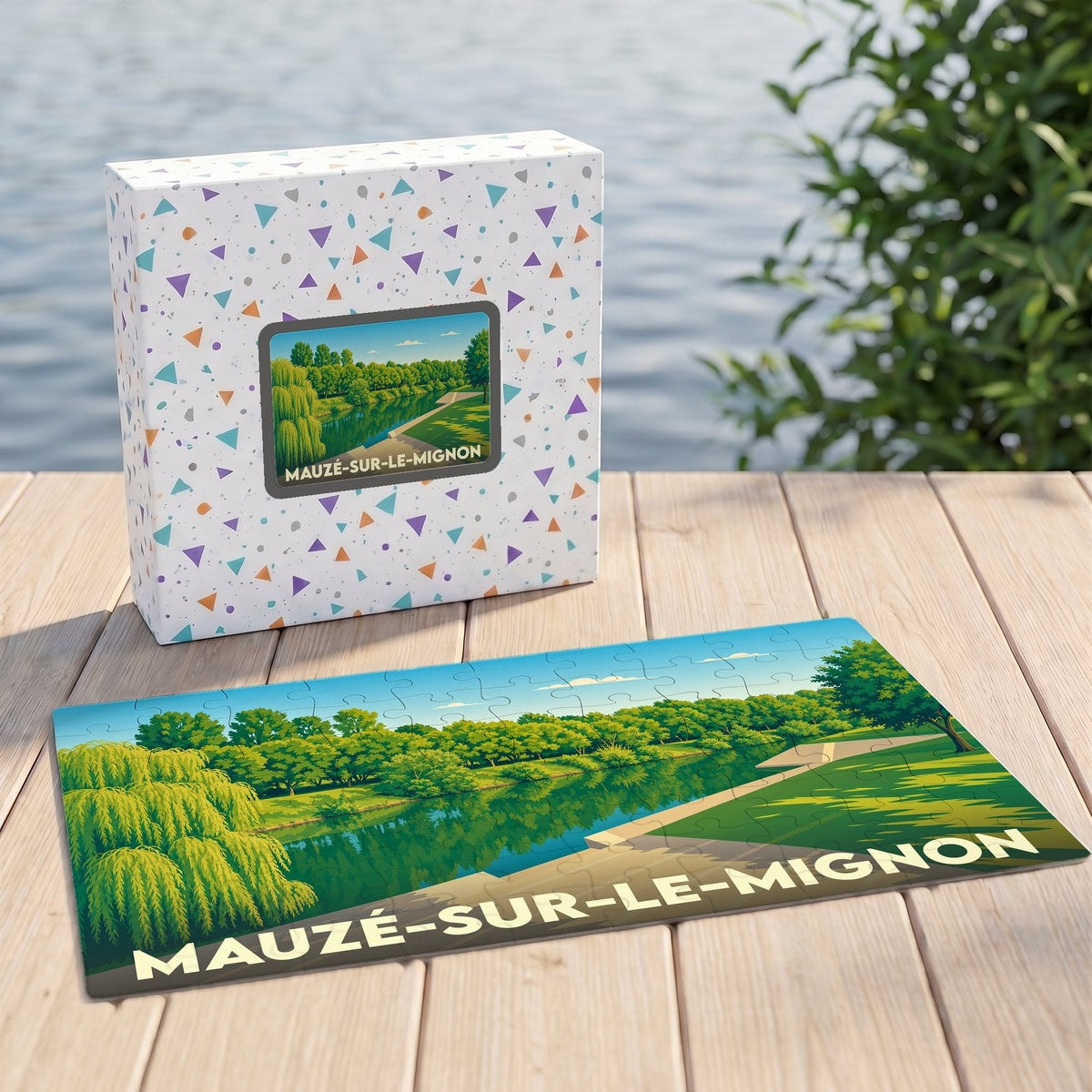 Puzzle souvenir de la ville de Mauzé-sur-le-Mignon représentant un paysage de bord de rivière avec une illustration stylisée.