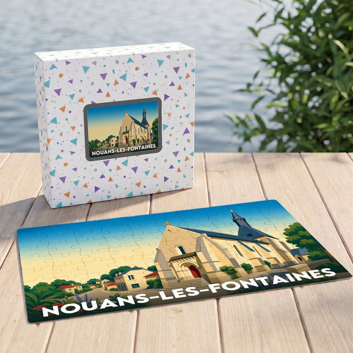 Puzzle souvenir de la ville de Nouans-les-Fontaines avec une illustration stylisée de son église.
