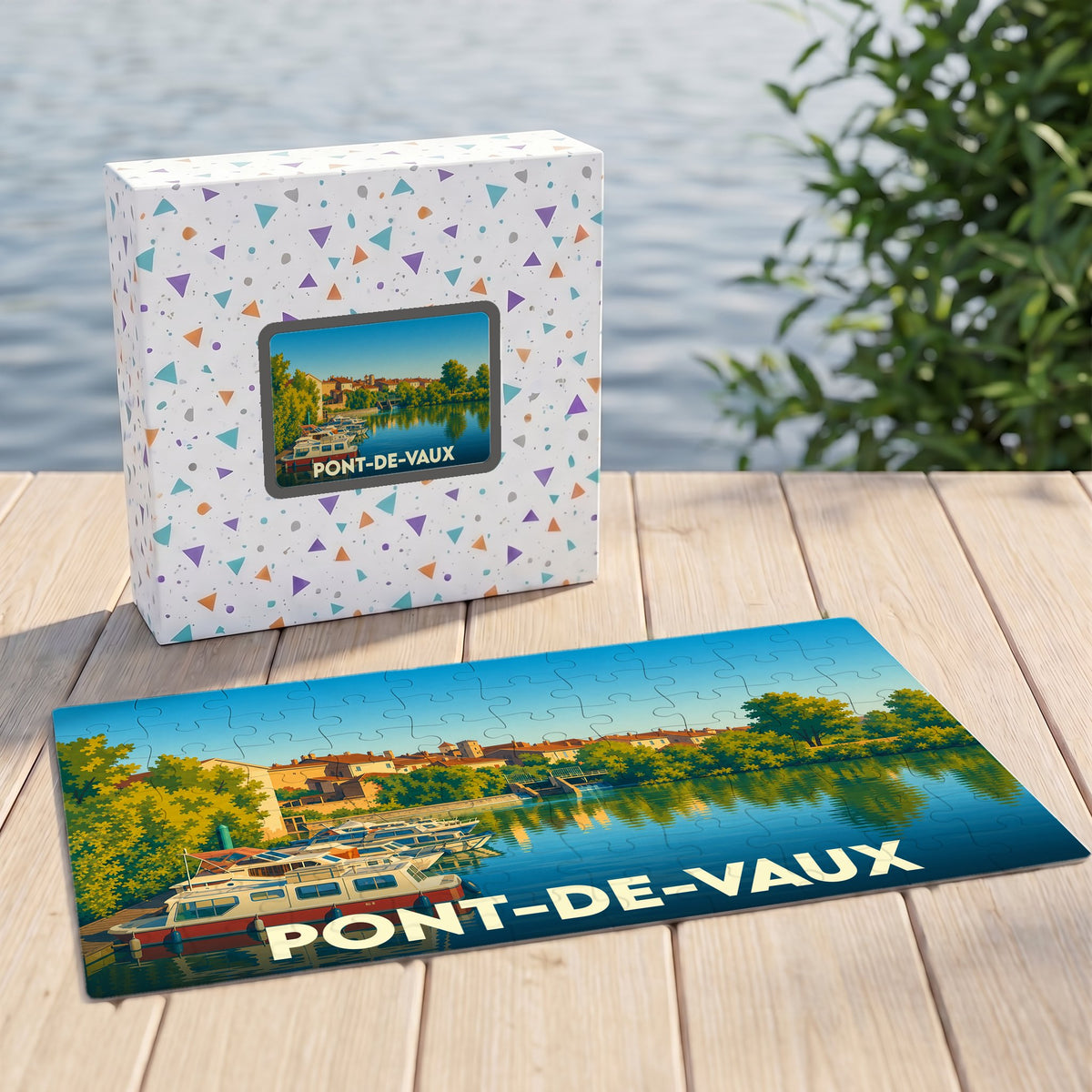 Puzzle souvenir de la ville de Pont-de-Vaux avec une illustration stylisée de son port fluvial.