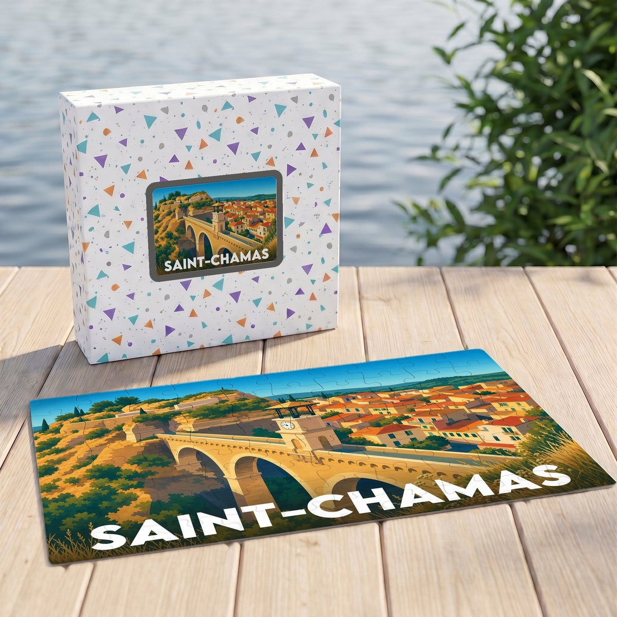 Puzzle souvenir de la ville de Saint-Chamas illustrant son célèbre pont de l'horloge.